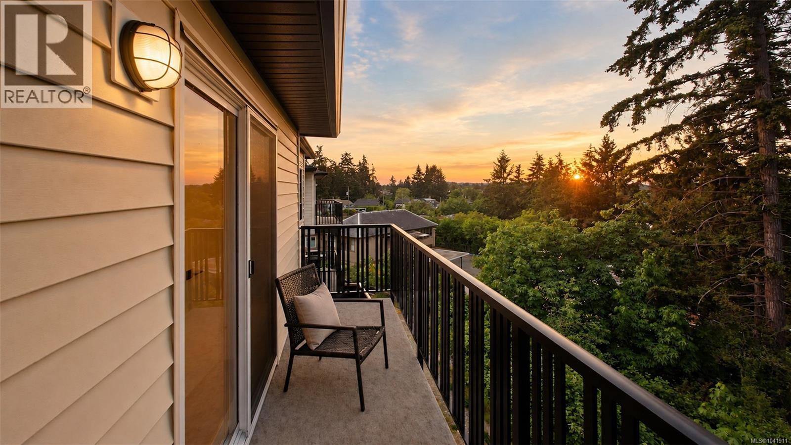 909 Harbour View St - 14