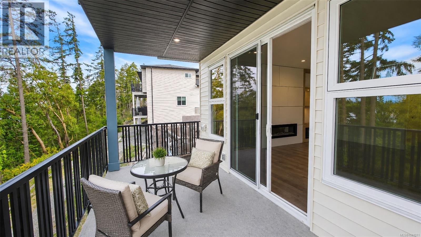 909 Harbour View St - 15