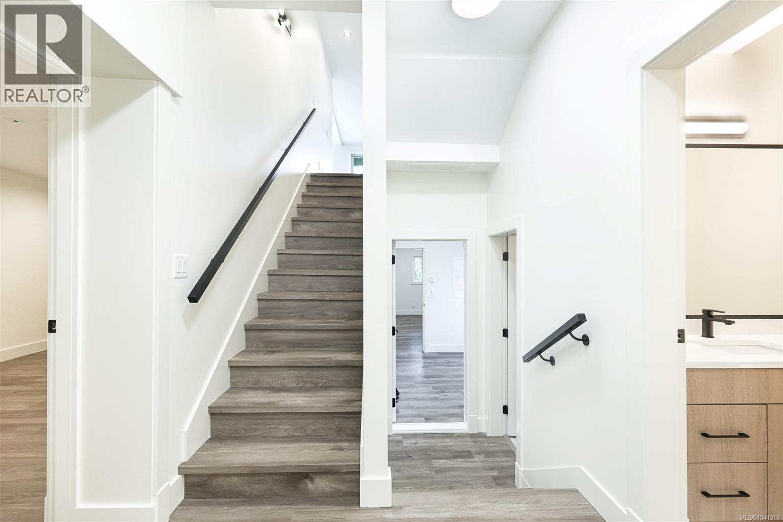 909 Harbour View St - 22
