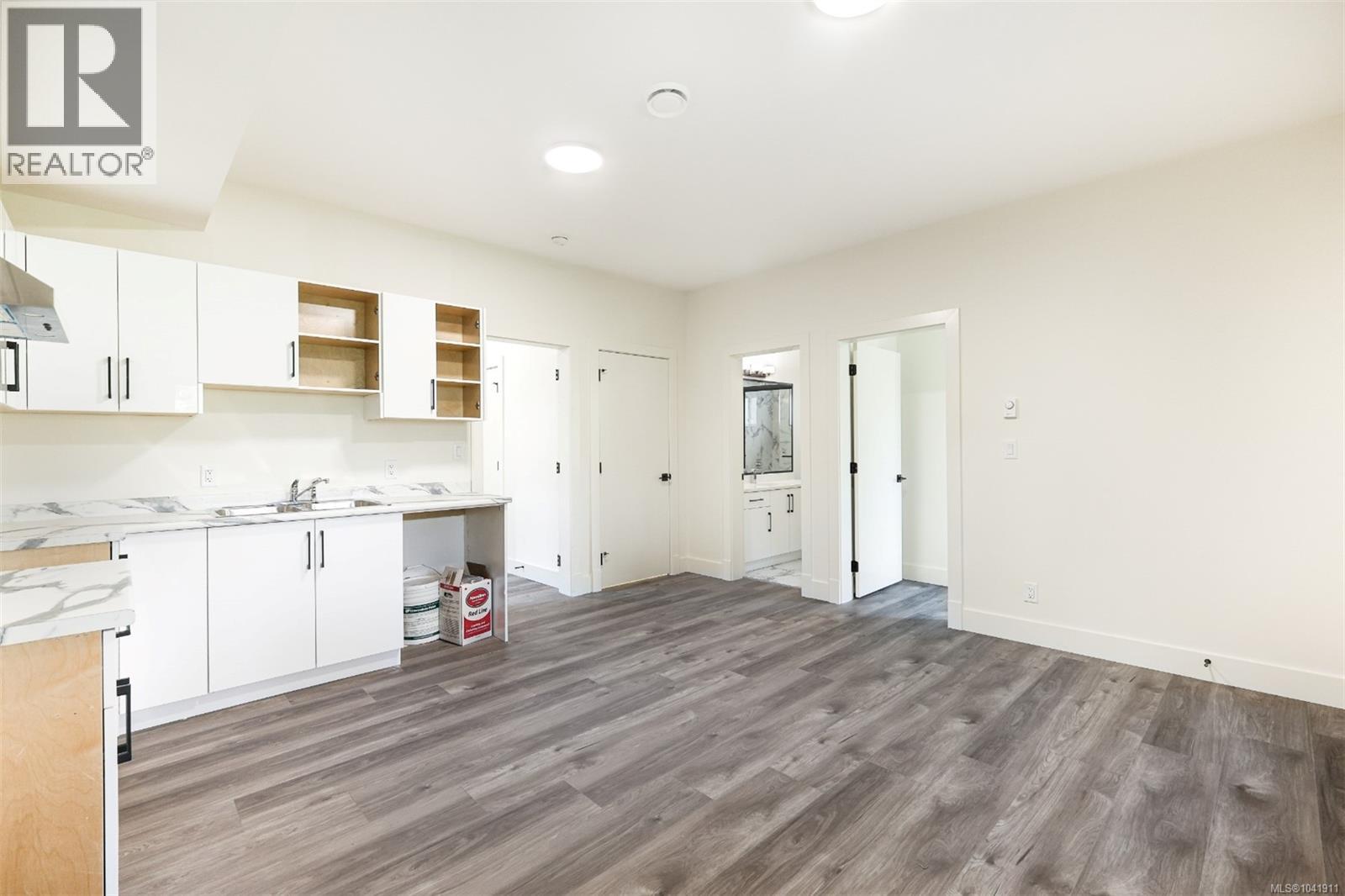 909 Harbour View St - 24