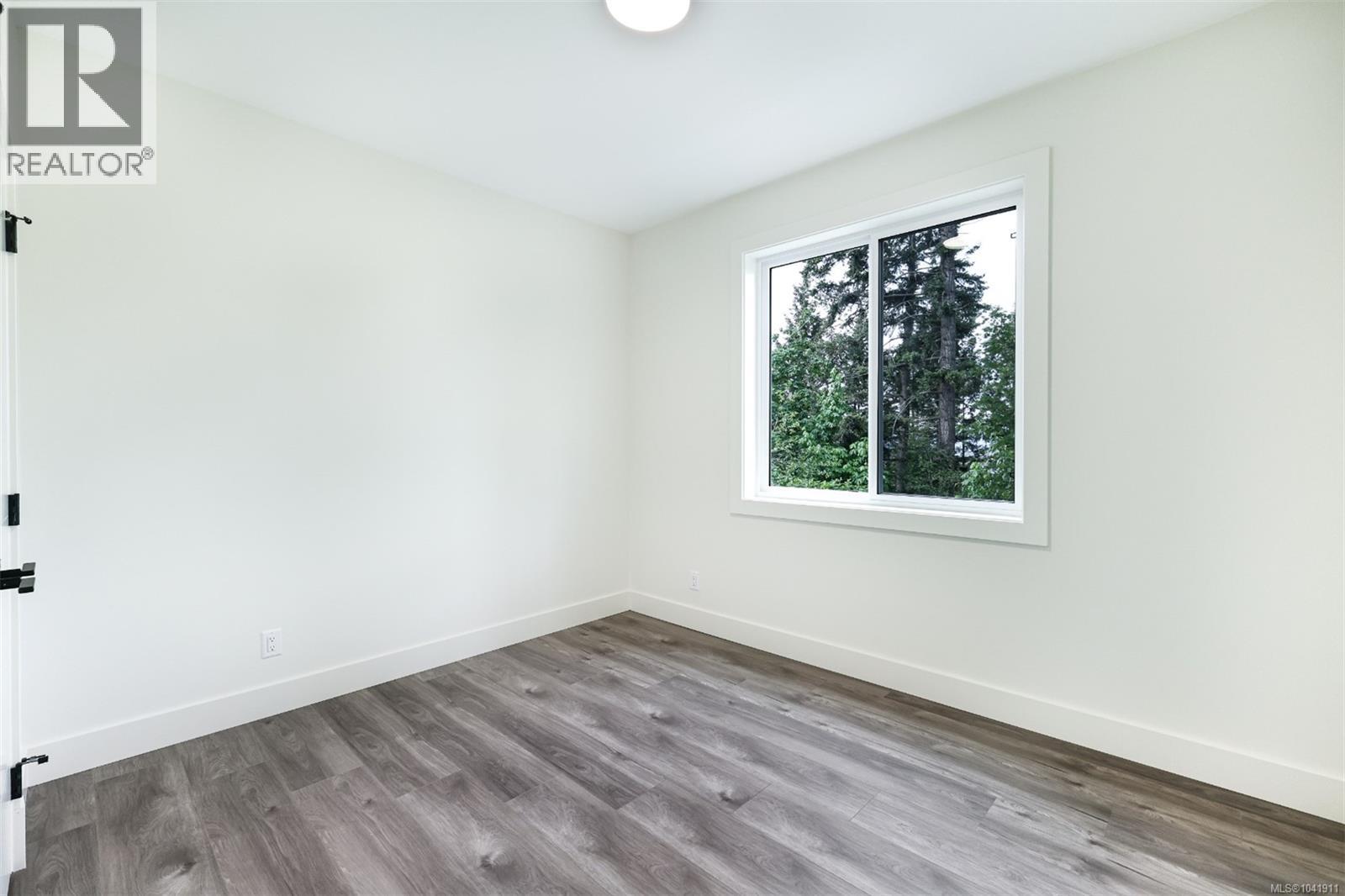 909 Harbour View St - 26