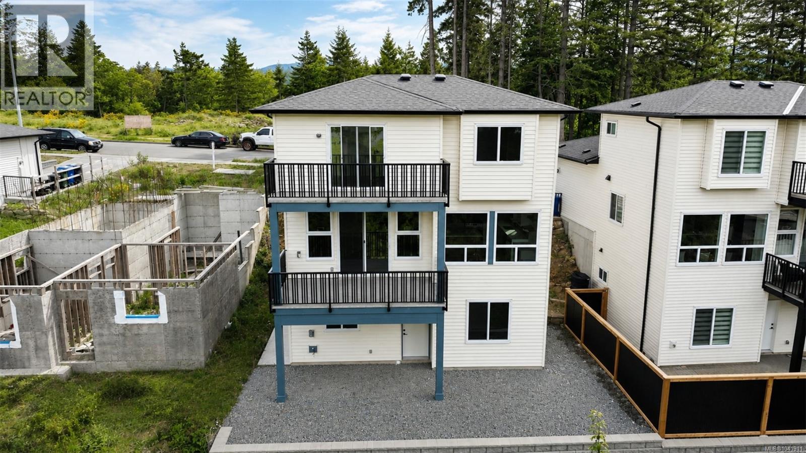909 Harbour View St - 40