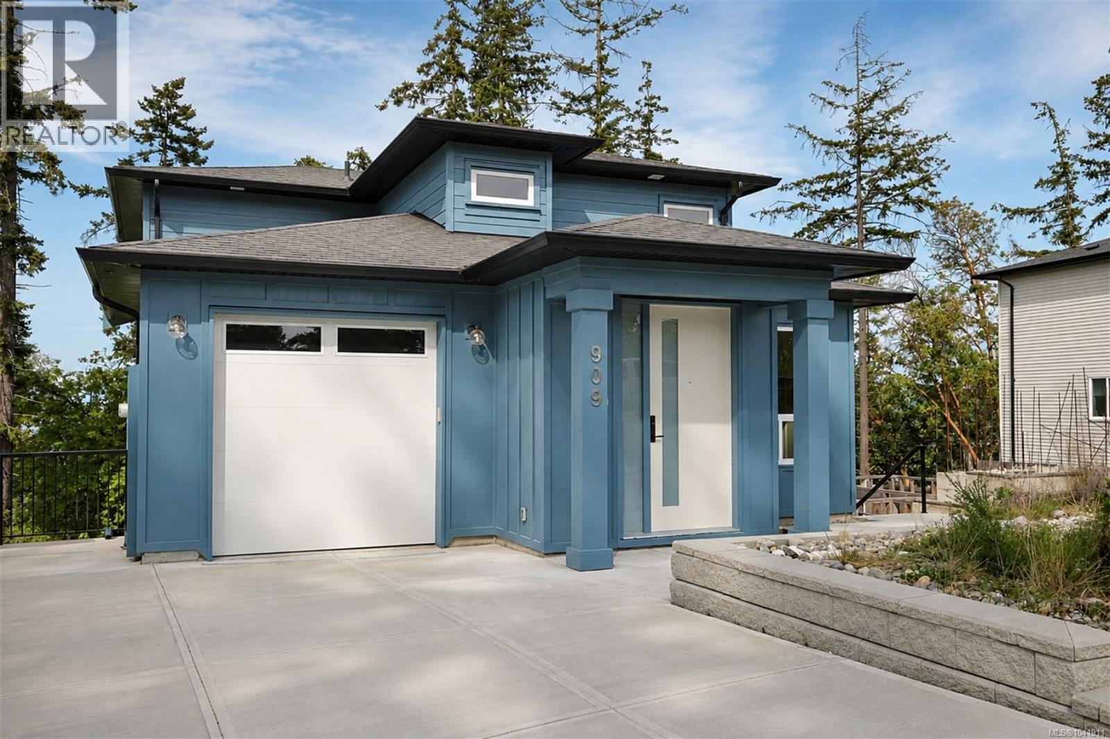 909 Harbour View St - 47