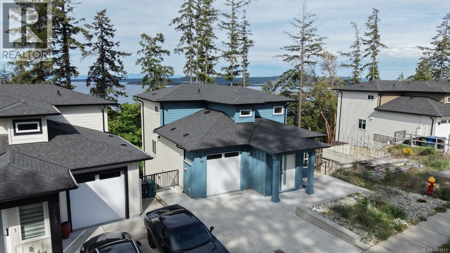 909 Harbour View St - 50
