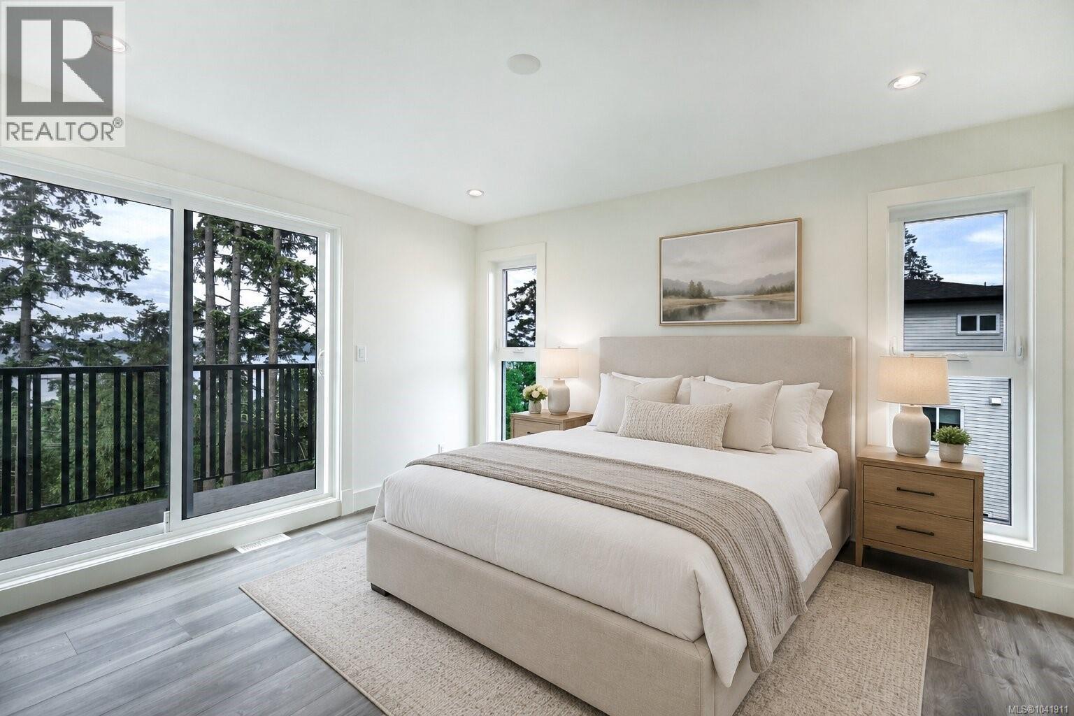 909 Harbour View St - 7