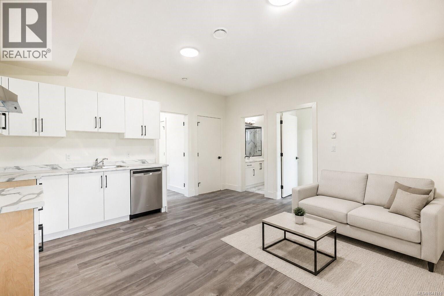 909 Harbour View St - 9