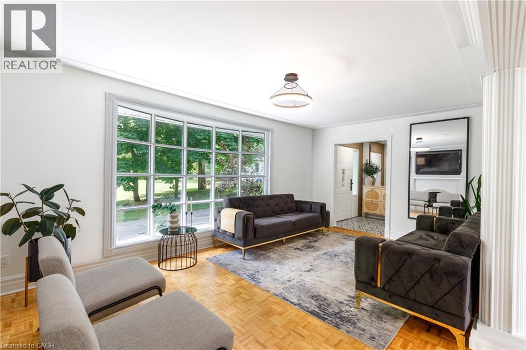 176 RIVERBANK Drive - Image 10
