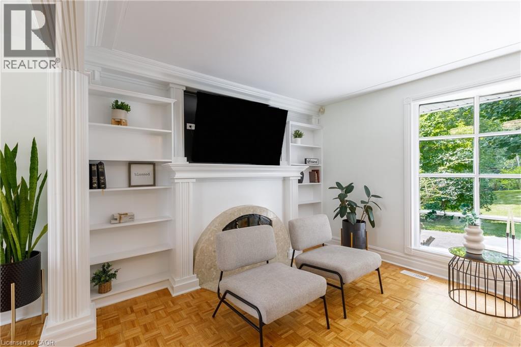 176 RIVERBANK Drive - Image 12
