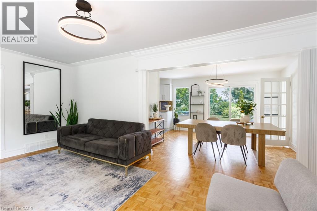 176 RIVERBANK Drive - Image 13