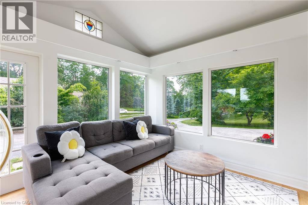 176 RIVERBANK Drive - Image 21