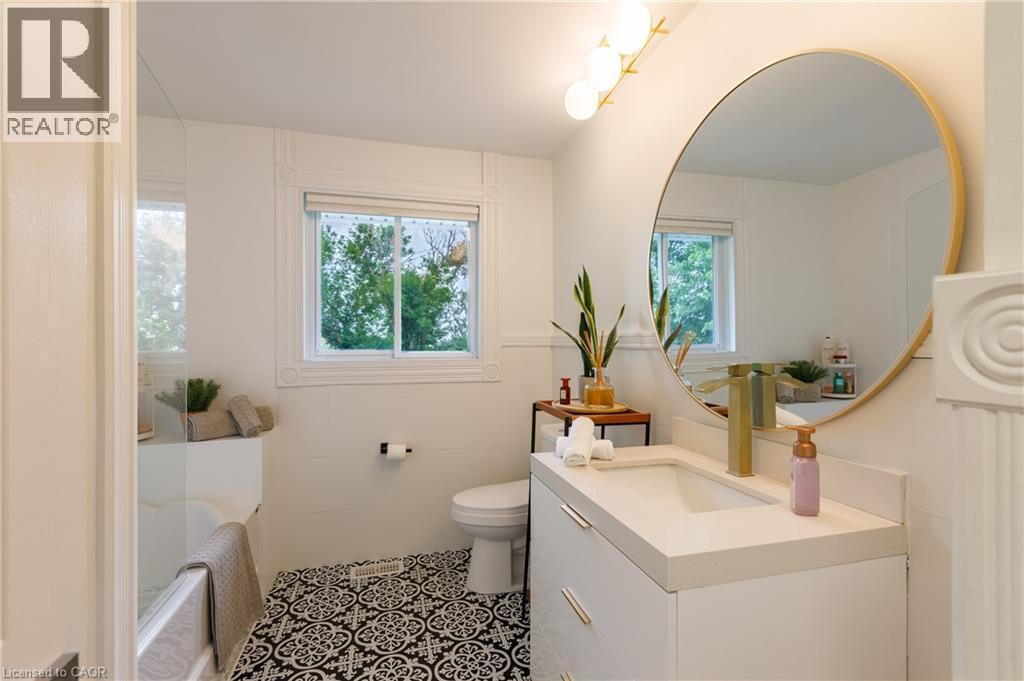 176 RIVERBANK Drive - Image 23