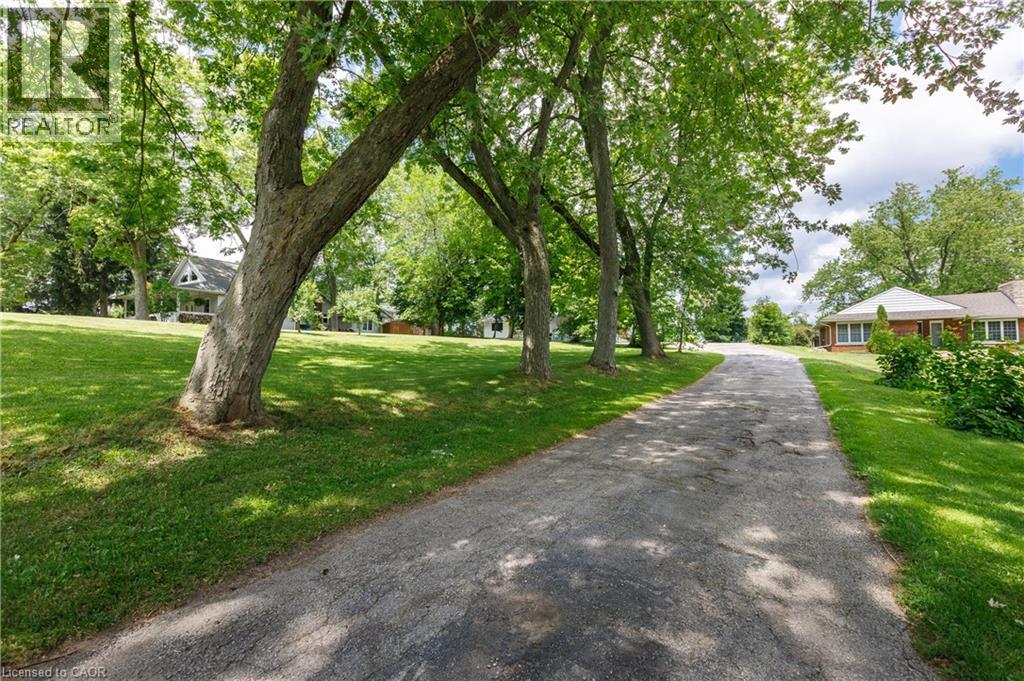 176 RIVERBANK Drive - Image 3