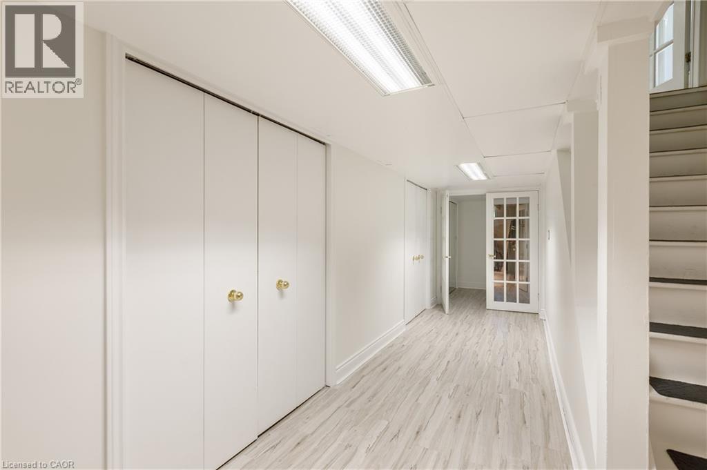 176 RIVERBANK Drive - Image 30