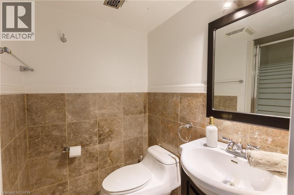176 RIVERBANK Drive - Image 35