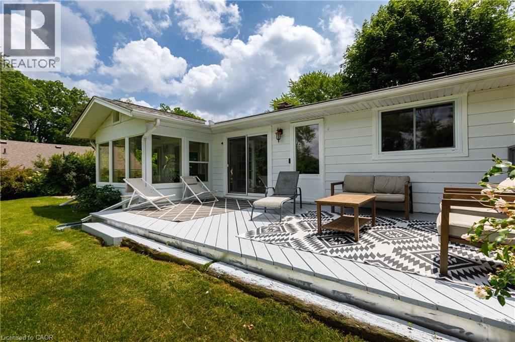 176 RIVERBANK Drive - Image 40
