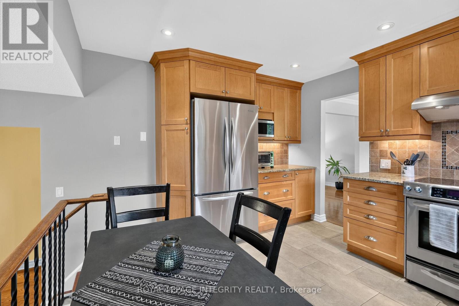 House for Rent in Ottawa – 6100 VINEYARD DRIVE, Ottawa – By Peter Sagos - Image 21