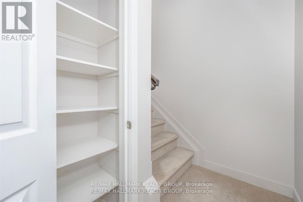 House for Rent in Ottawa – 545 OZAWA PRIVATE, Ottawa – By Peter Sagos - Image 18