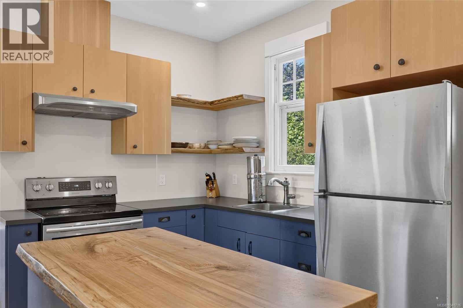 307 3rd St - 4