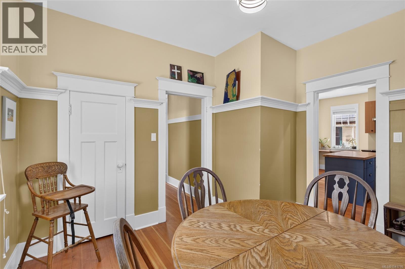 307 3rd St - 27