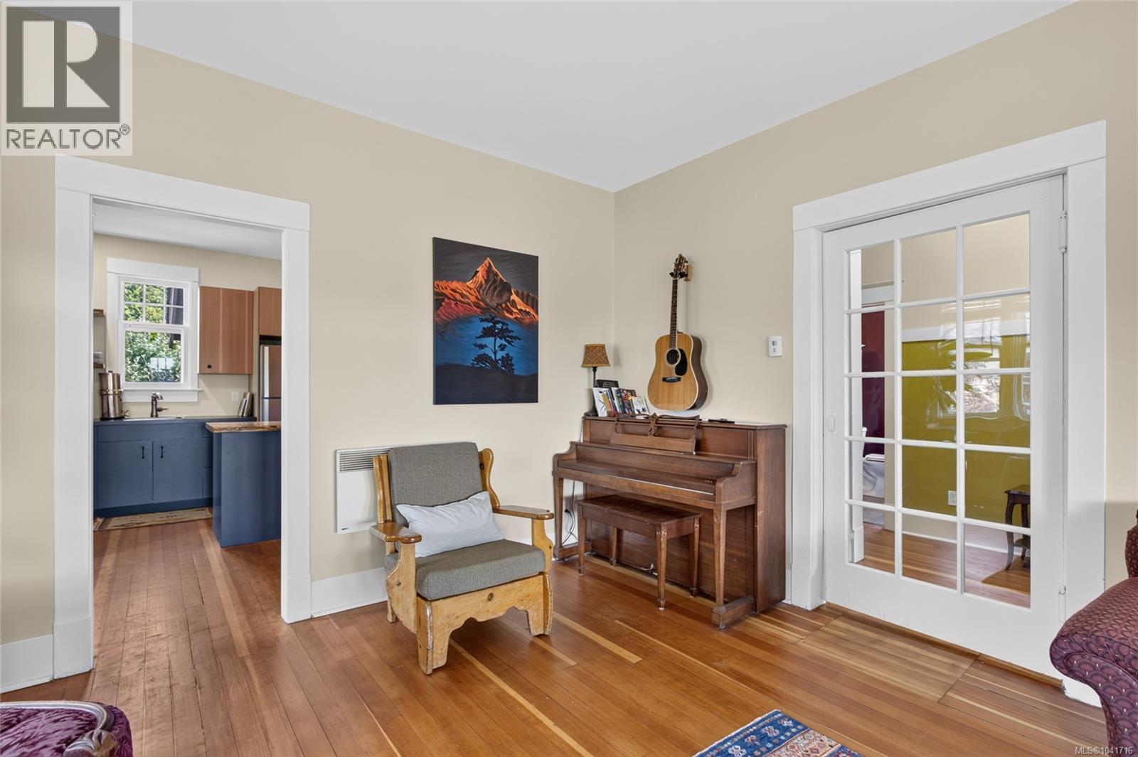 307 3rd St - 29