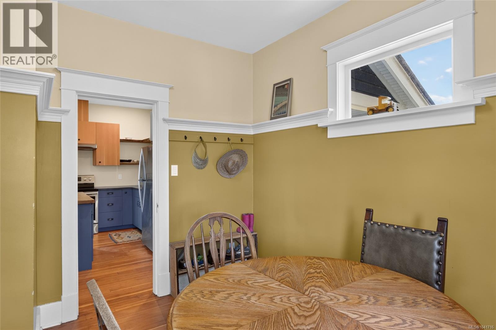 307 3rd St - 28