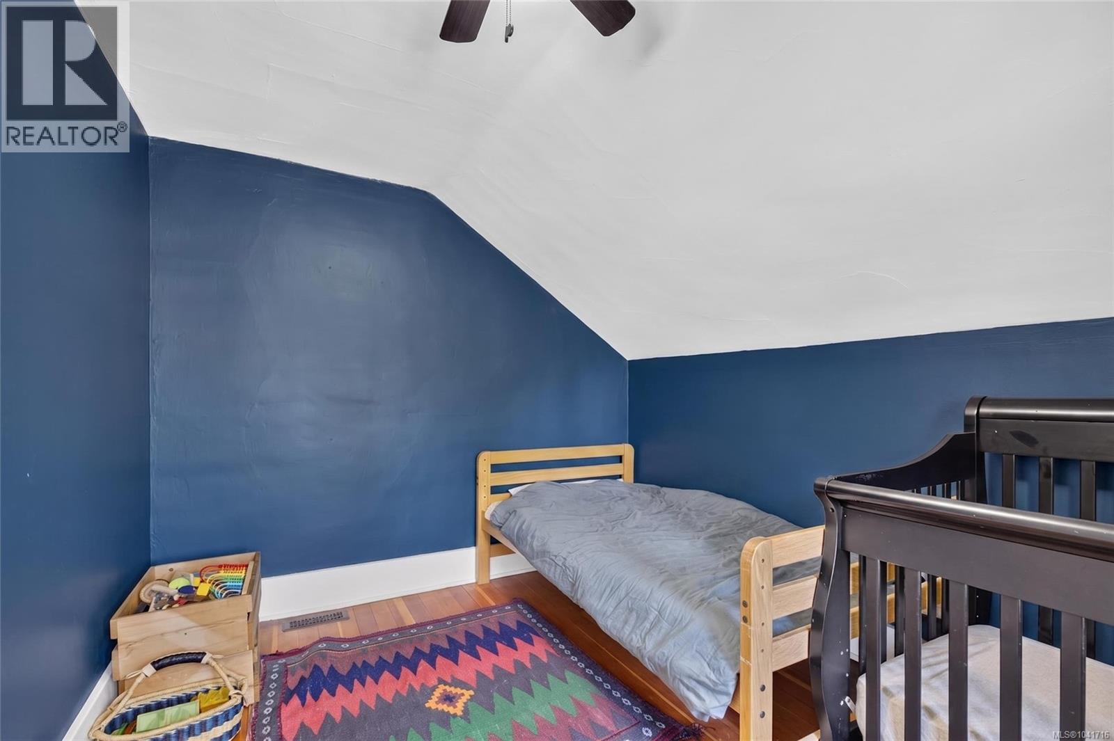 307 3rd St - 44