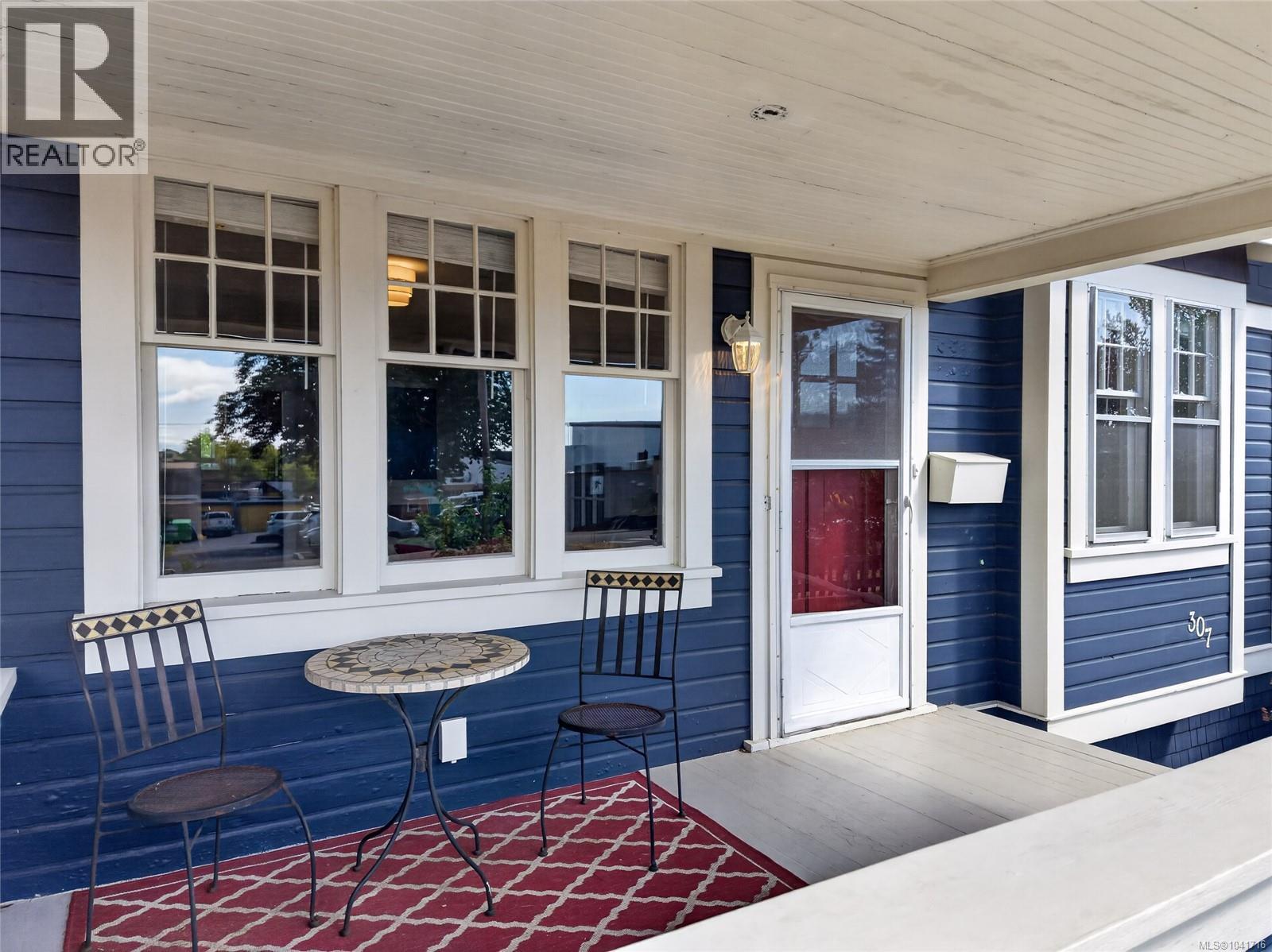 307 3rd St - 66