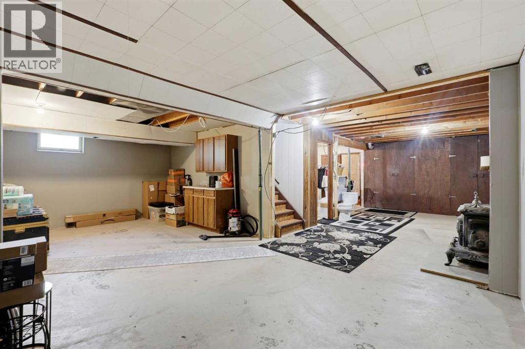 2305 17 Street - 23