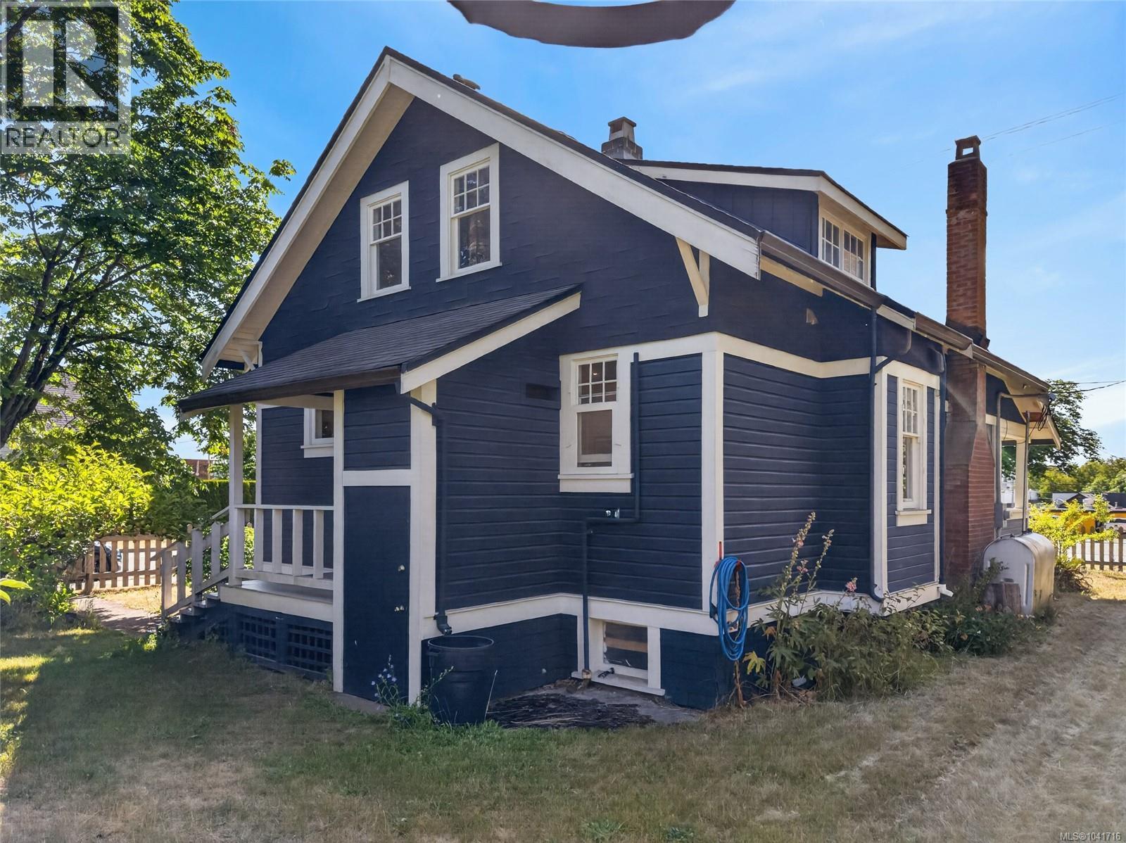 307 3rd St - 9