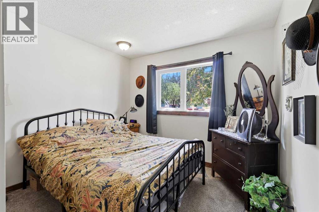 2305 17 Street - 18
