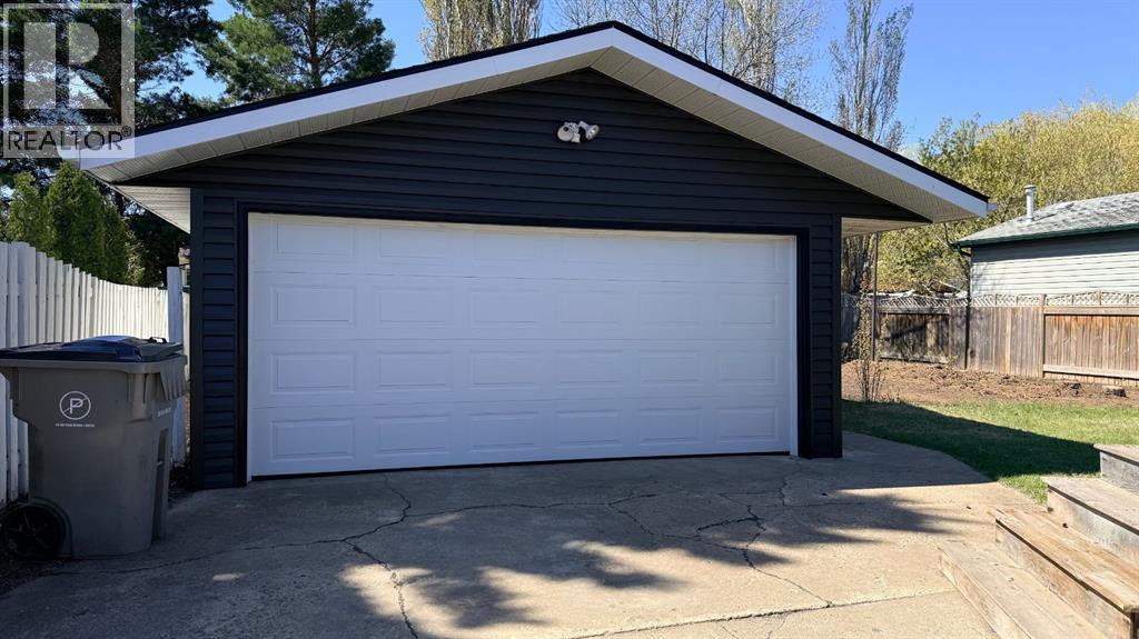 5205 32 Street - 4