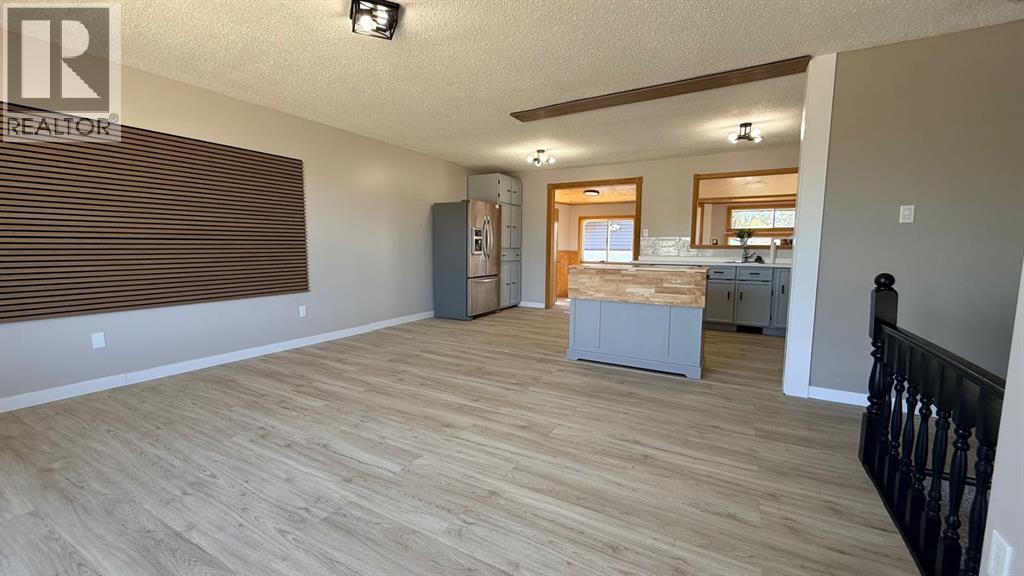 5205 32 Street - 9