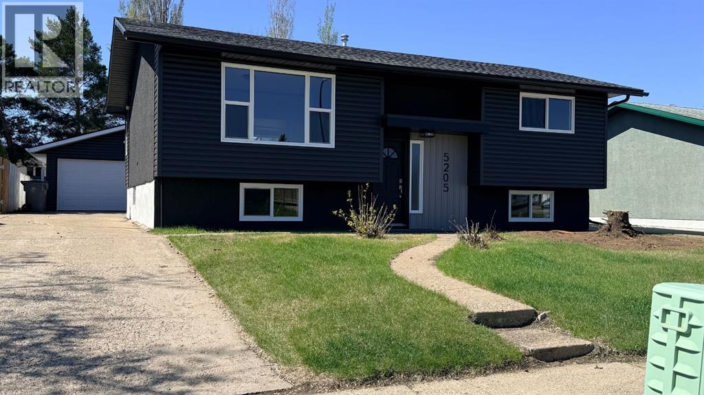 5205 32 Street - 33