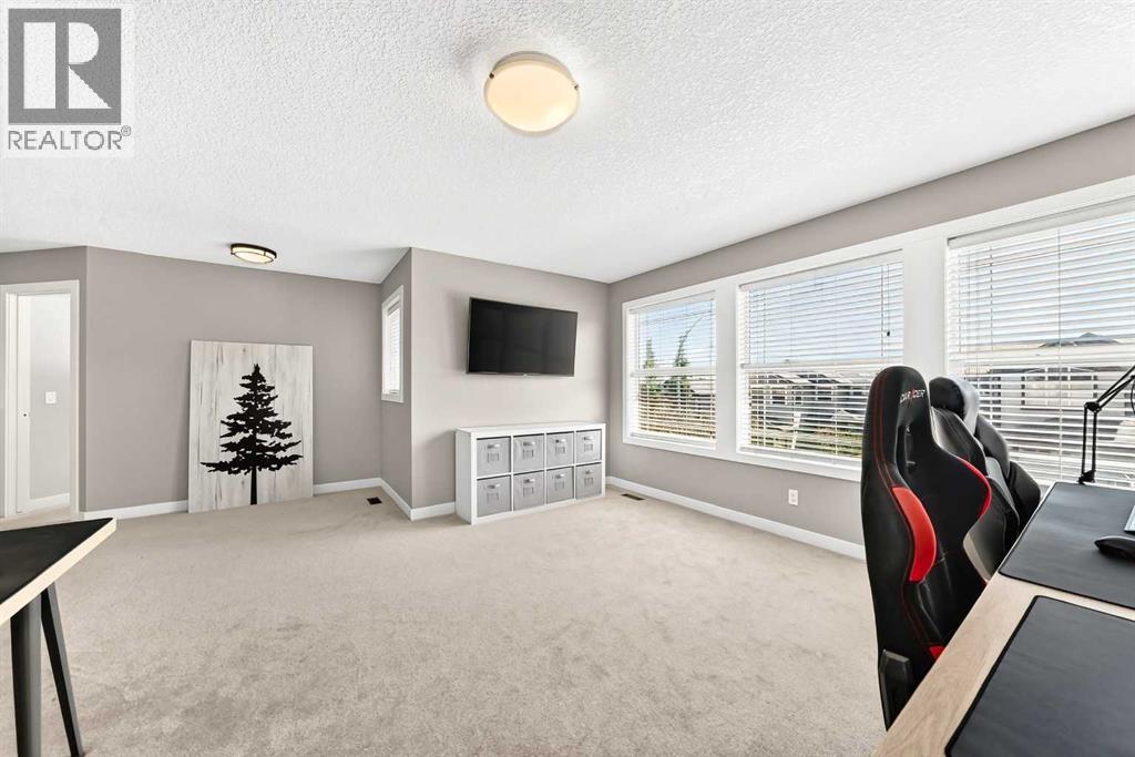 105 Westmount Green — photo 34