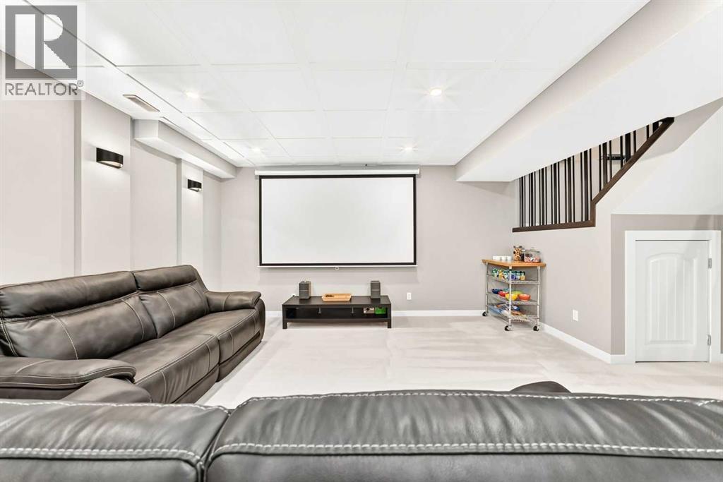 105 Westmount Green — photo 37