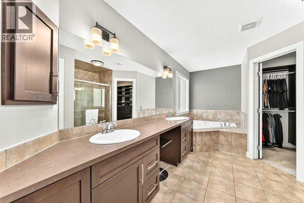 105 Westmount Green — photo 26