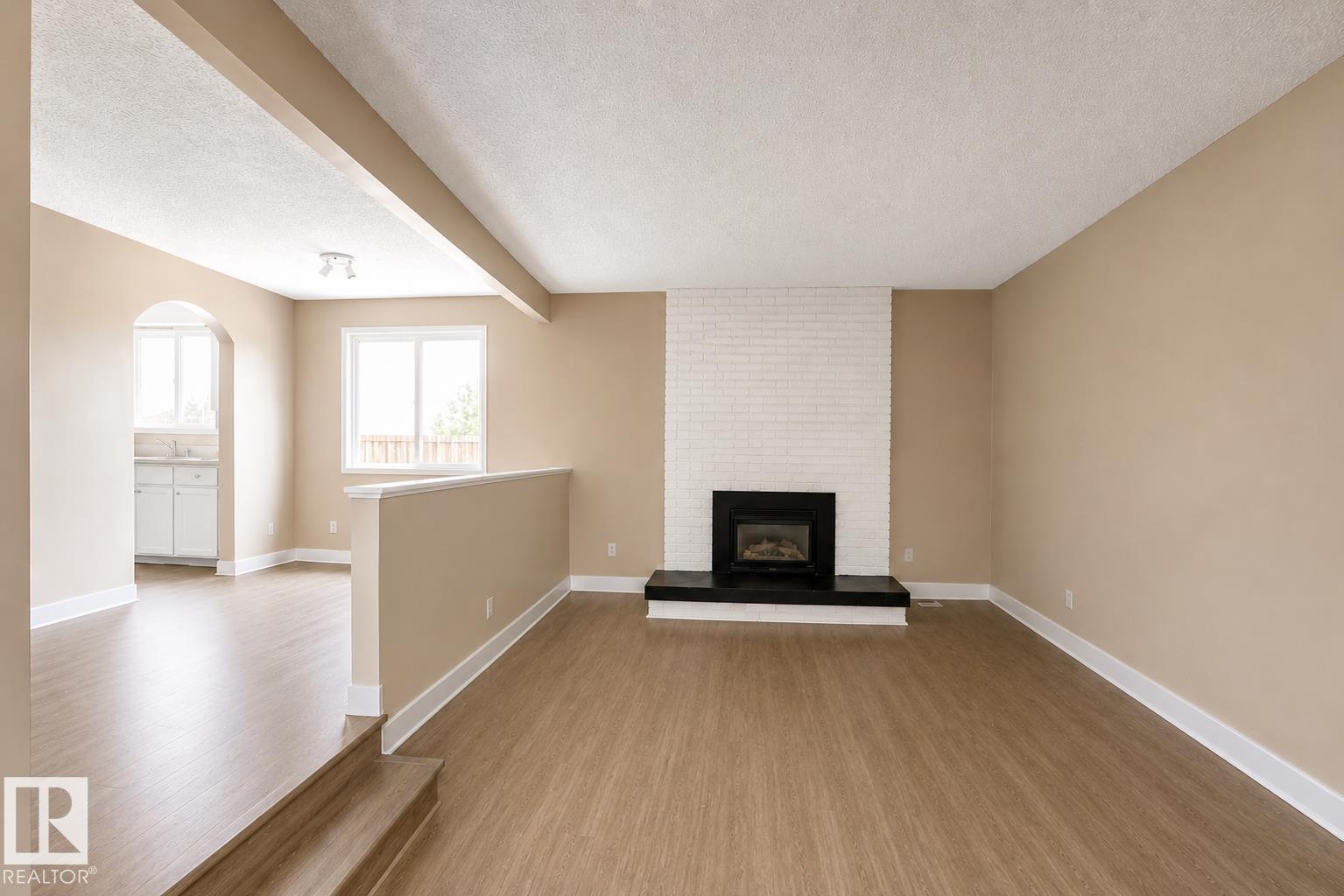 10439 36A Ave NW - 2