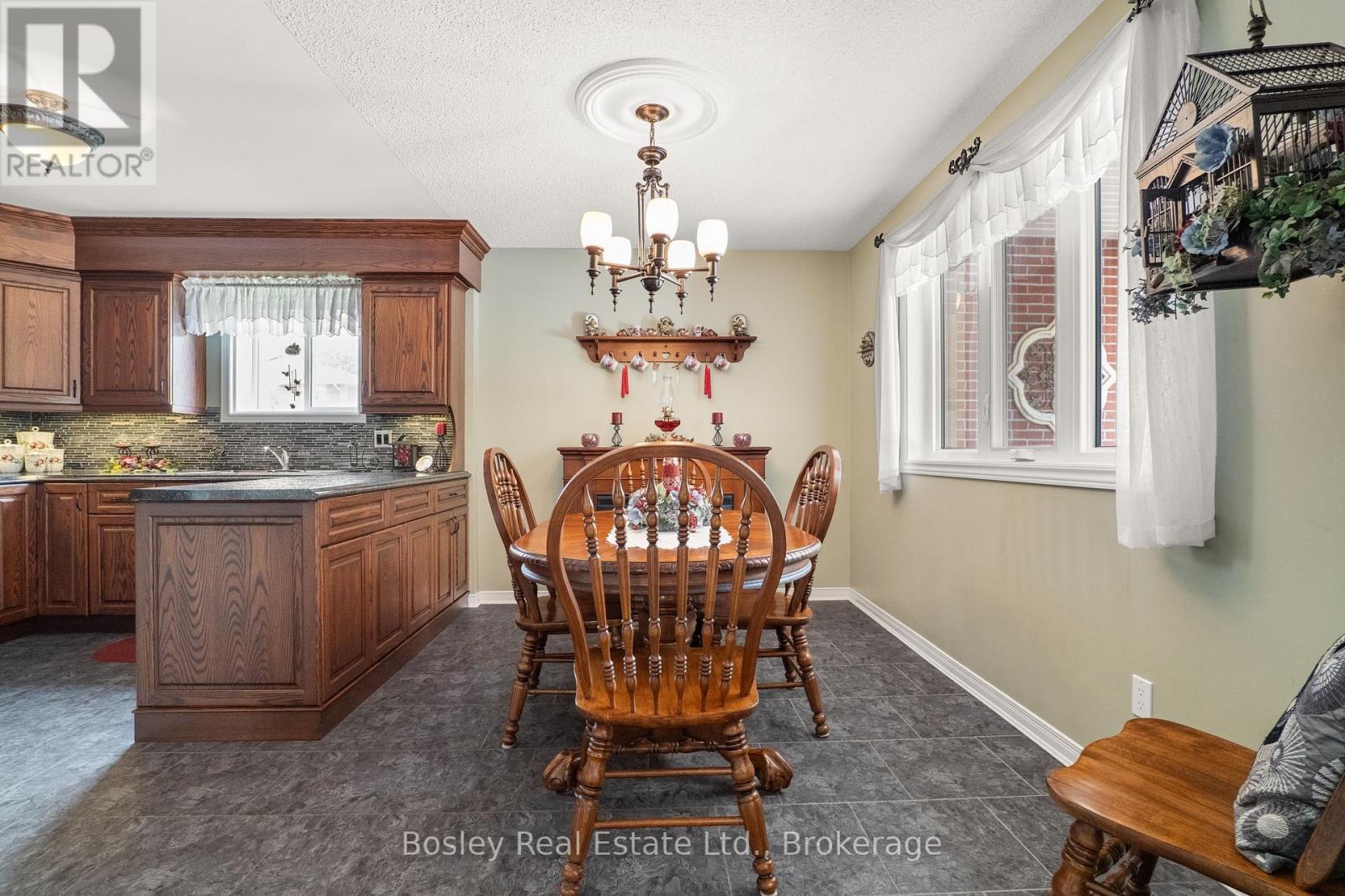 #203 440 DURHAM STREET W - 13