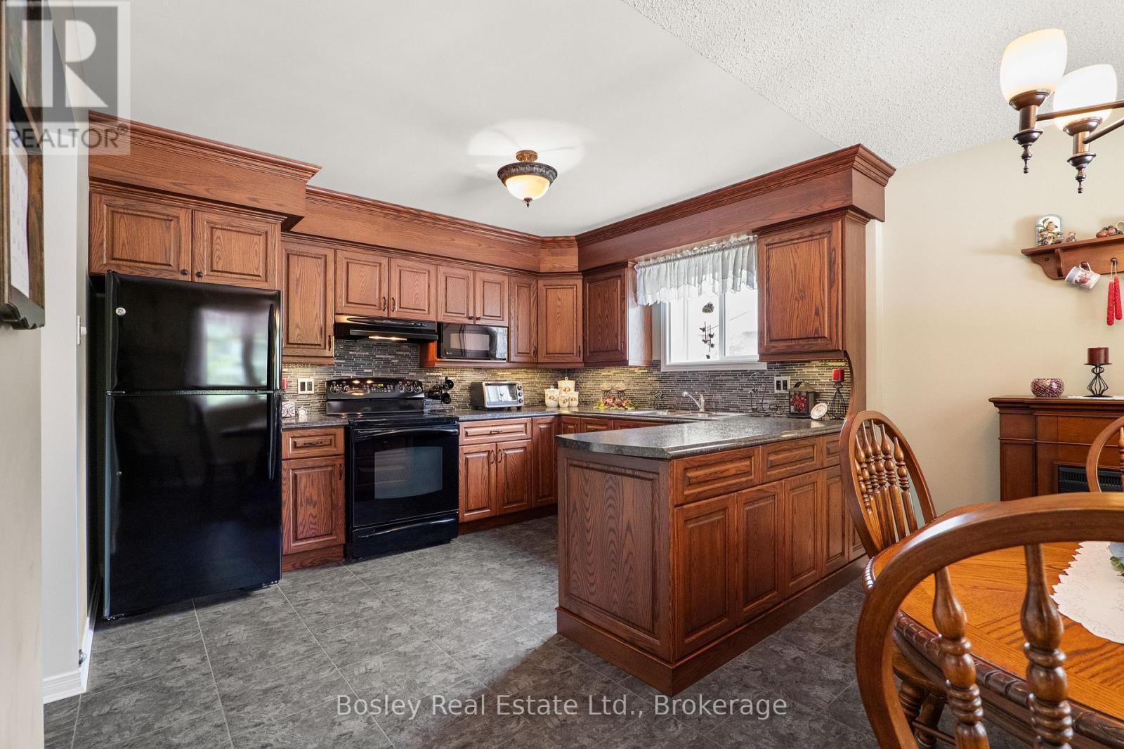 #203 440 DURHAM STREET W - 9