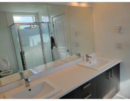 319 13623 81a Avenue, Surrey, BC V3W3N7 Photo 7