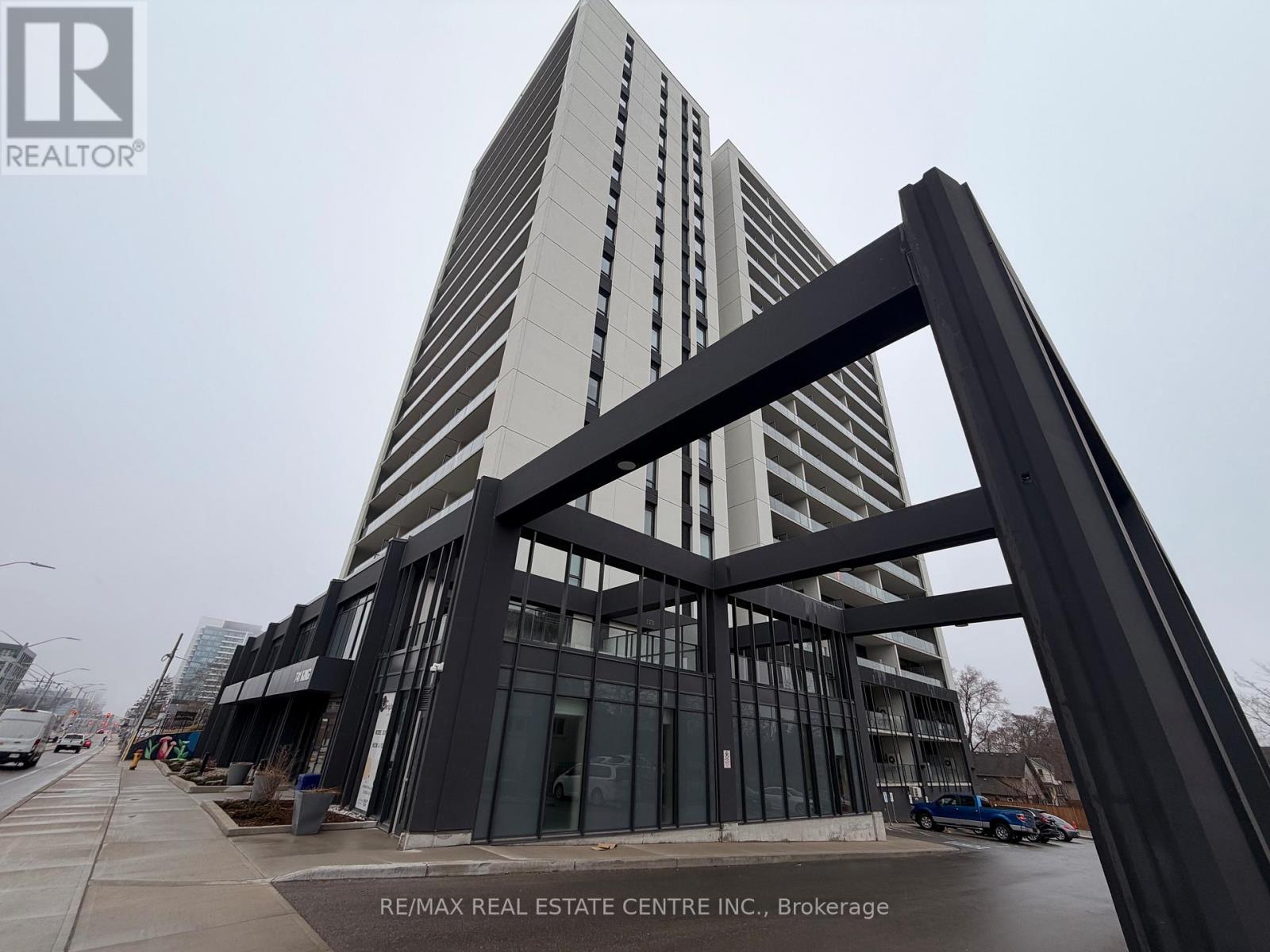 #301 741 KING STREET W - 1
