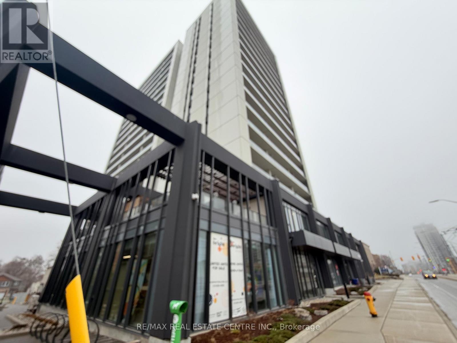 #301 741 KING STREET W - 4
