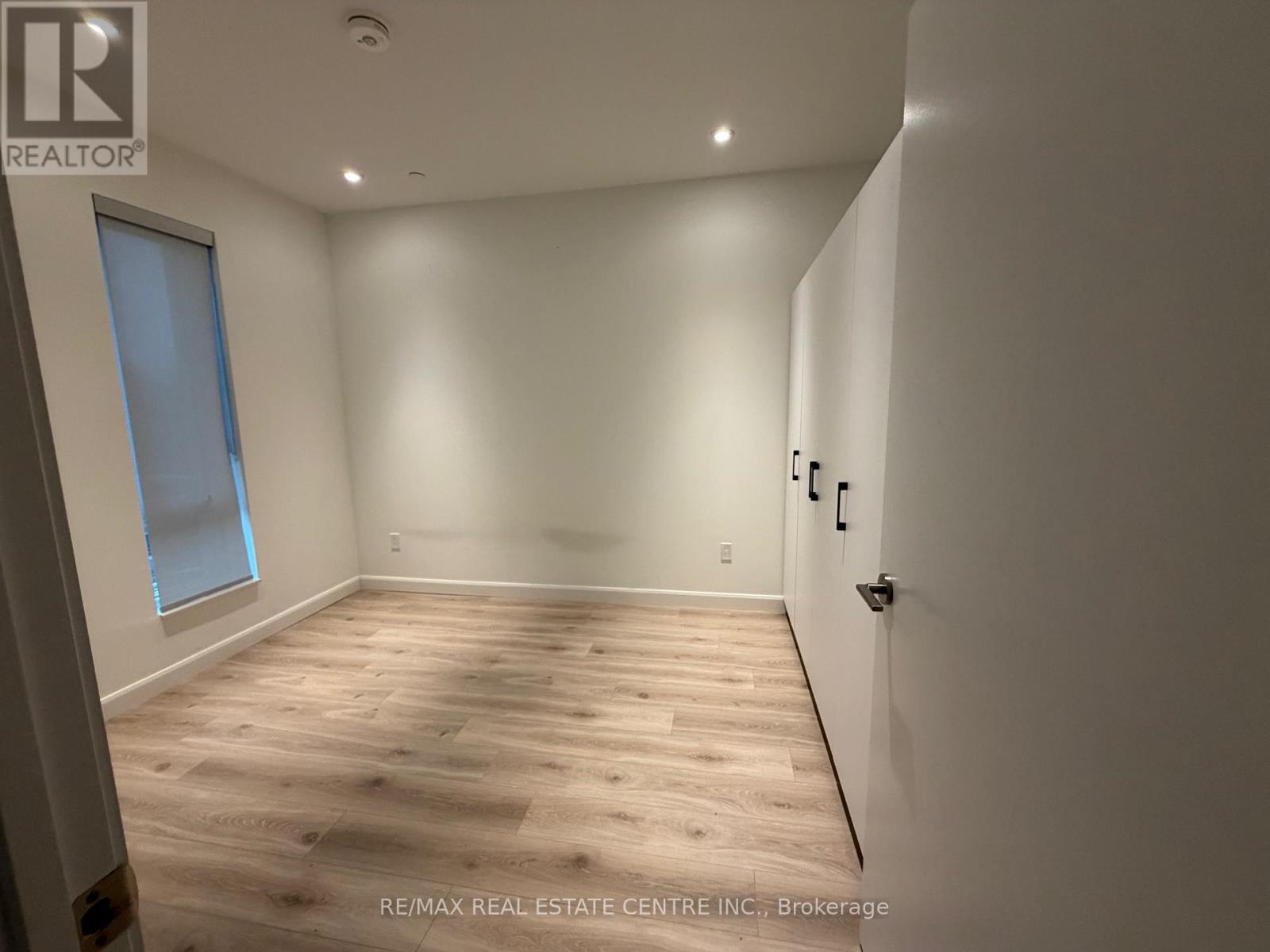 #301 741 KING STREET W - 7