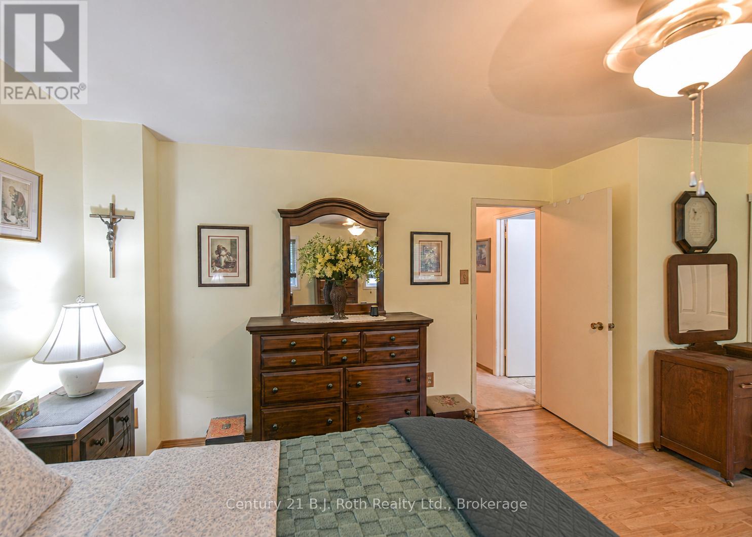 #35 441 BARRIE ROAD - 35