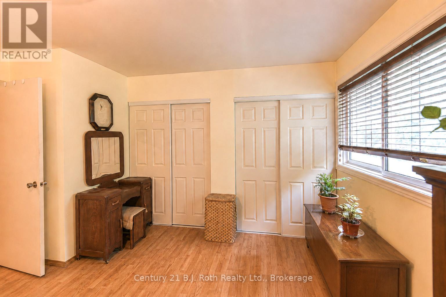 #35 441 BARRIE ROAD - 36
