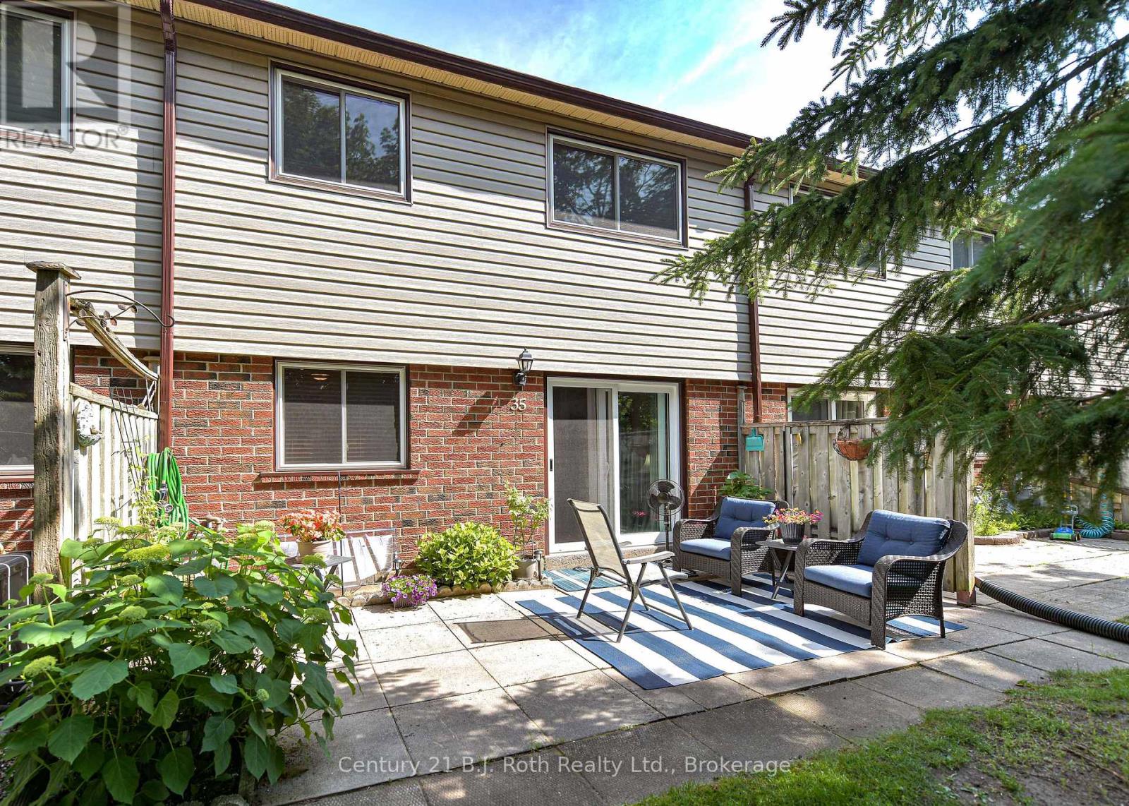 #35 441 BARRIE ROAD - 39