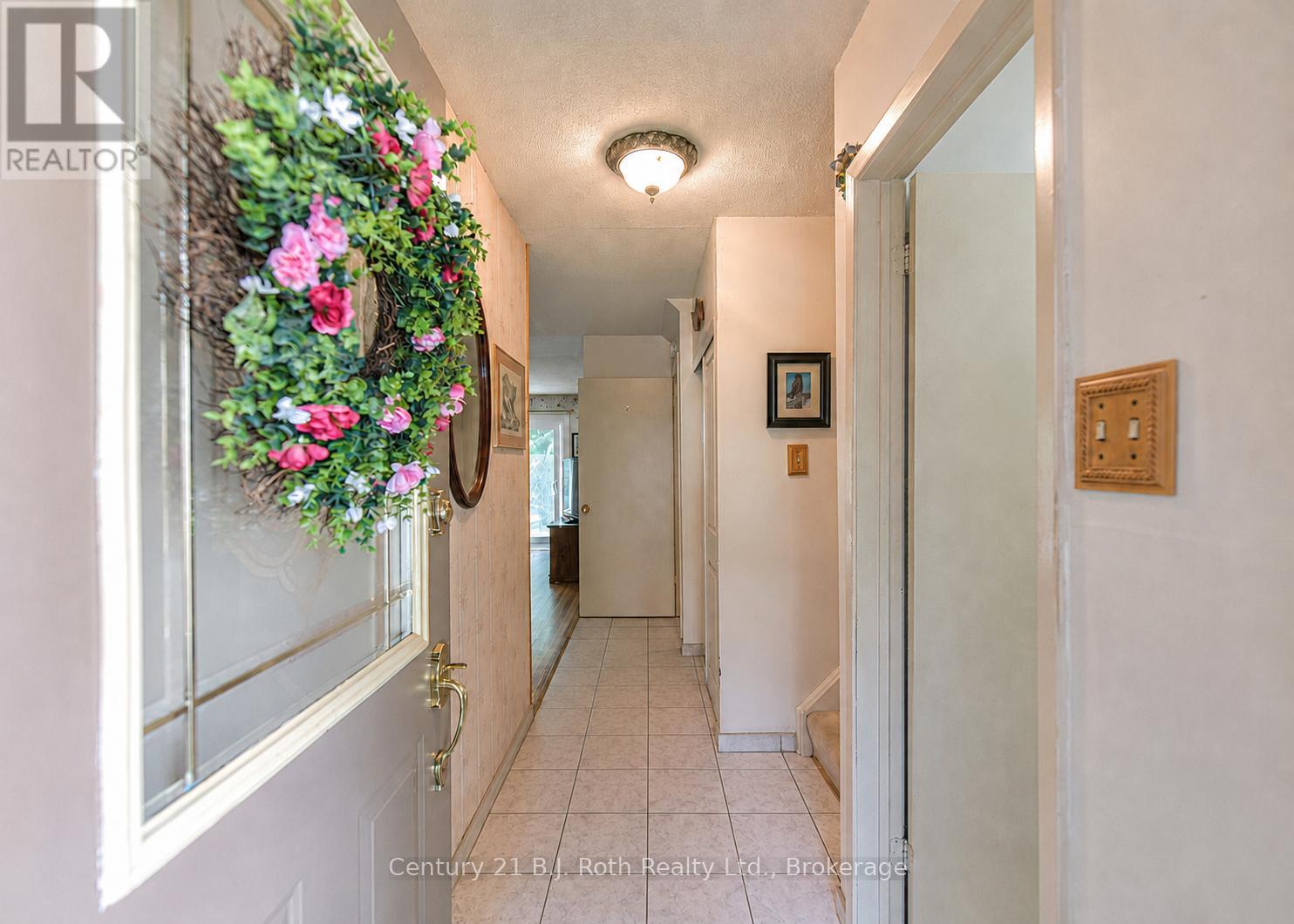 #35 441 BARRIE ROAD - 8