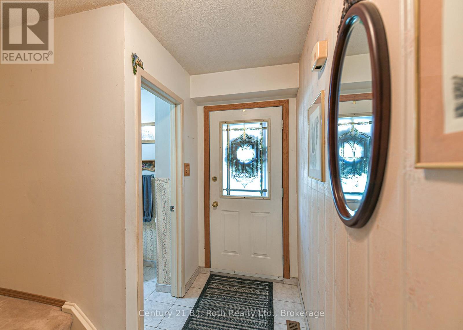 #35 441 BARRIE ROAD - 9