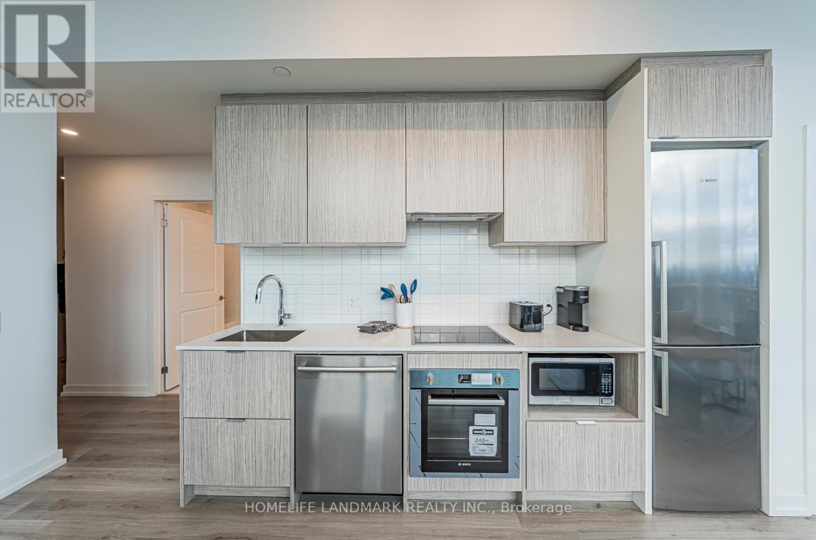 #5502 395 BLOOR STREET E - 16