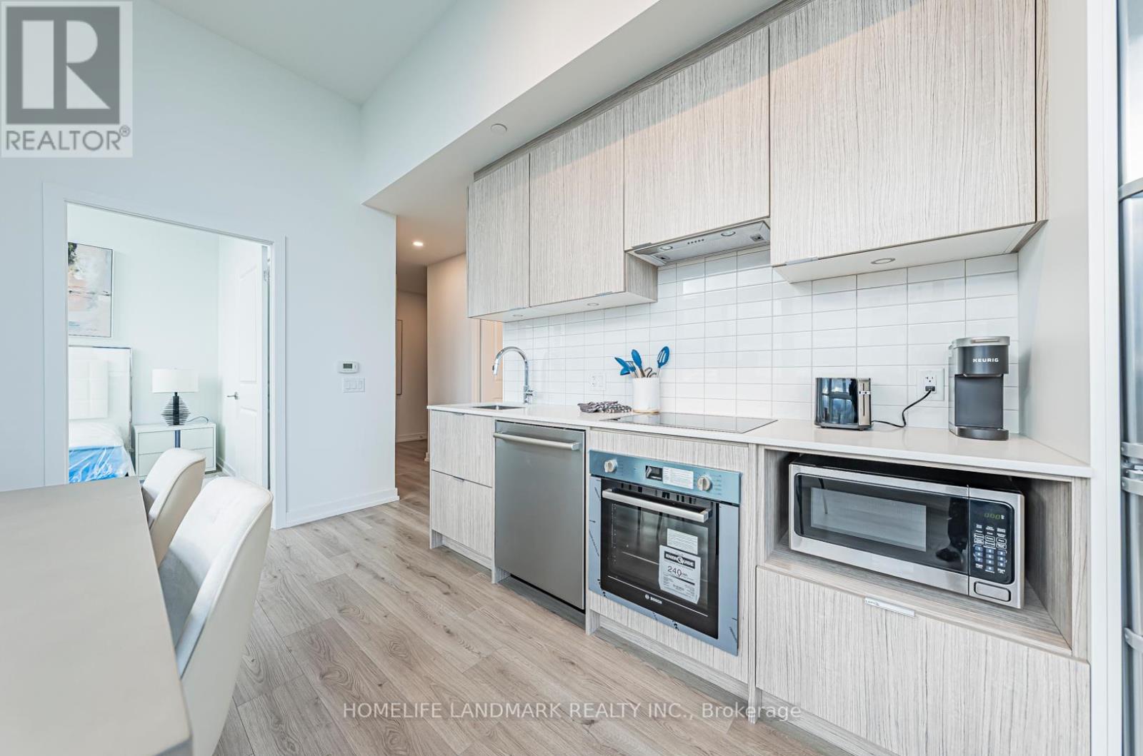 #5502 395 BLOOR STREET E - 17